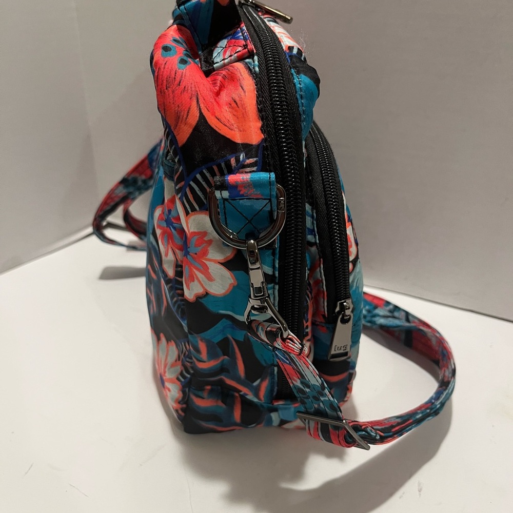 Lug Ranger Red and Blue Crossbody Bag with Adjustable Strap - Picture 3 of 16